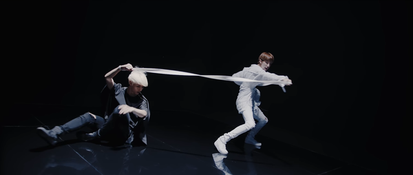Awesome K-Pop Choreography with Props